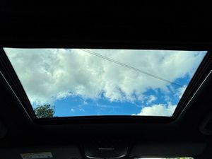 Mercedes-Benz EQC Sunroof 400 AMG Line Premium 4m - Image 3