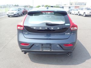 Volvo V40 D4 2.0 - Image 4