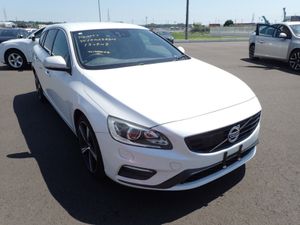 Volvo V60 2.0 D4 R-DESIGN DIESEL AUTO // FULL LEAT - Image 3