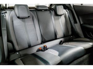 Peugeot 2008 E-Allure 50kWh Auto 136HP - Image 4