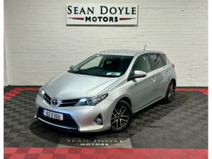 Toyota Auris 1.4 D-4D SOL 4DR - Image 2