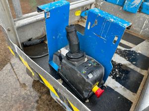2008 GENIE GR20 PLATFORM / SCISSOR LIFT ...163 - Image 4