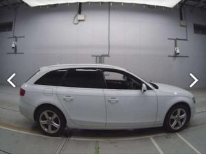 132 Audi A4 Avant S-Line Estate - Image 3