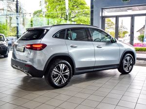 Mercedes-Benz GLA Class 180d Progressive Night Pa - Image 4