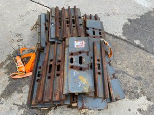 30/40 TONNETRACK PADS....600mm x 24mm......1222. - Image 2