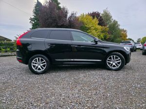 Volvo XC60 2017 Auto with leather - Image 4
