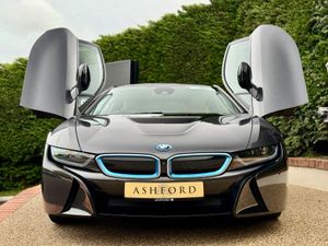 2018 BMW i8 357BHP FULL BMW HISTORY - Image 4
