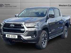 Toyota HiLux 2.8 D-4d Invincible Auto 4WD Euro 6 - Image 3