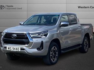 Toyota HiLux 2.8 D-4d Invincible Auto 4WD Euro 6 - Image 3