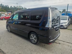 2015 Nissan serrena hybrid Automatic 8 seater - Image 4