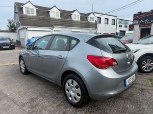 Opel Astra 2014 Low Mileage - Image 4