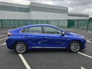 Hyundai IONIQ ELECTRIC, PREMIUM MODEL, LOW MILEAGE - Image 3