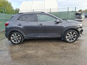 *201 Kia Stonic 1.6 Diesel Light Damage - Image 3