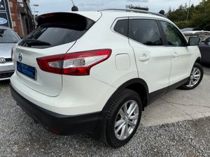 2017 Nissan Qashqai  1.2 SV PET - Image 4