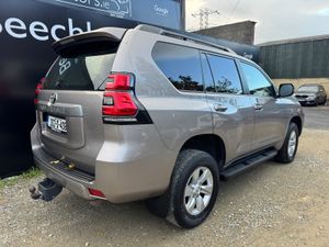TOYOTA LANDCRUISER 2.8 LWB AUTO COMMERCIAL - Image 3