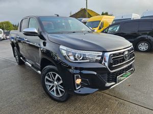 2020 TOYOTA HILUX INVINCIBLE X AUTOMATIC CREW CAB - Image 4