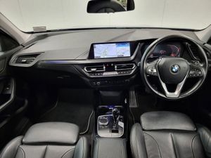 BMW 1 Series 118i Sport - Image 4