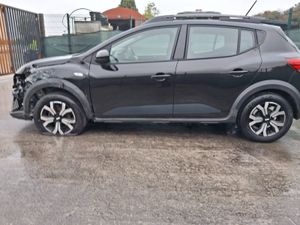 241 Dacia Sandero Stepway  Automatic - Image 4