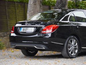 Mercedes-Benz C-Class C 200 Bluetec Avantgarde A/T - Image 4