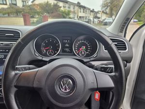 Volkswagen Golf 2011 automatic - Image 3