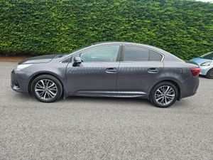 Toyota Avensis 2017 2.0 D4D SOL NAVI 143 - Image 4
