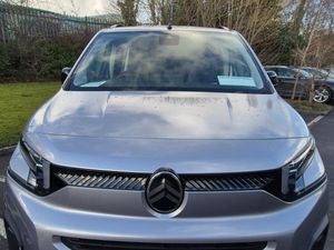 CITROEN BERLINGO / 2025 / 7 SEATER / AUTO / WAV!! - Image 3