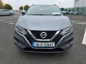 Nissan Qashqai 1.3 PETROL, LOW MILEAGE, PAN ROOF, - Image 3
