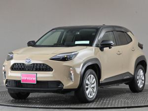 Toyota Yaris Cross 1.5 Hybrid  bi-tone Roof 9 and - Image 3