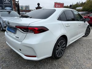 2022 Toyota Corolla HYBRID LUNA SPORT - Image 4