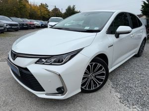 2022 Toyota Corolla HYBRID LUNA SPORT - Image 2