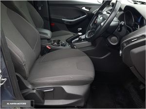 Ford Focus  tiny Mileage titanium 1.0 125PS - Image 4