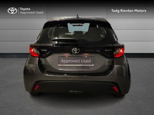 Toyota Yaris HYBRID LUNA - Image 4