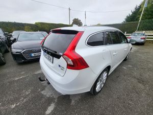 Volvo V60 2014 R - Design AWD Hybrid - Image 4