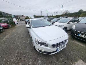 Volvo V60 2014 R - Design AWD Hybrid - Image 2
