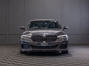 212 BMW 5-Series 520d M-Sport - Image 2
