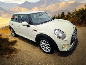 2016 Mini Cooper D 5-Door - Image 4