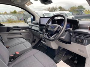 Ford Transit Custom 320L LIMITED EDITION 2.0 T - Image 4