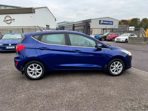 Ford Fiesta TITANIUM 1.1 85PS 5M 4DR - Image 4