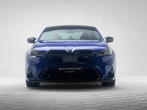 BMW M5 M5 4.4 PHEV 727HP MARINA BAY - Image 2