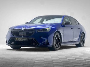 BMW M5 M5 4.4 PHEV 727HP MARINA BAY - Image 3