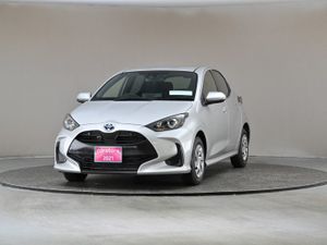 Toyota Yaris 1.5 Petrol Hybrid  9 android Car Pla - Image 3