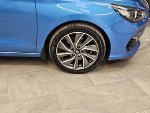 19 HYUNDSAI i30 FASTBACK T-GDi - Image 4