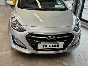 151 HYUNDAI i30 DELUXE DIESEL - Image 4