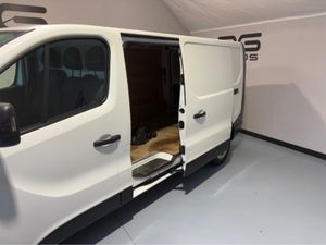 Renault Trafic 2.0D LL30 B-NESS PLUS - NO VAT - Image 4
