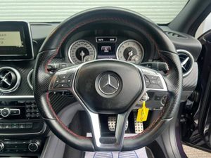 Mercedes-Benz A-Class A180 AMG-LINE 1.6 AUTO // AM - Image 4