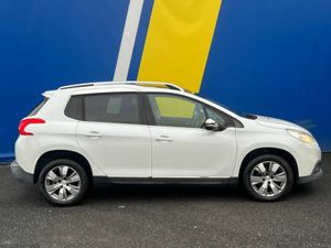 Peugeot 2008 CIELO 1.2 AUTO // PANORAMIC SUNROOF / - Image 3