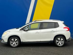 Peugeot 2008 CIELO 1.2 AUTO // PANORAMIC SUNROOF / - Image 4