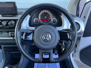 Volkswagen up! 1.0 AUTO // HEATED SEATS // CRUISE - Image 4
