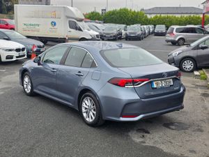 Toyota Corolla Luna Hybrid Automatic 1.8 Petrol - Image 3