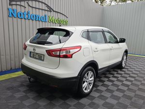 2016 Nissan Qashqai 1.6 DSL  Automatic - Image 3